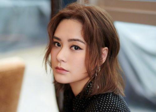 娱乐吃瓜女明星背景,那些背景神秘的吃瓜女明星 第1张 娱乐吃瓜女明星背景,那些背景神秘的吃瓜女明星 第1张